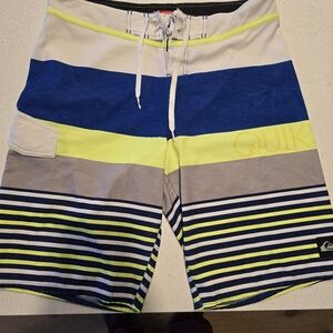 Men's Quilsilver boardshorts size 32